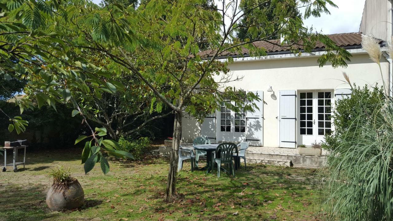 L'Abri D'Emilie Vila Saint-Xandre Exterior foto